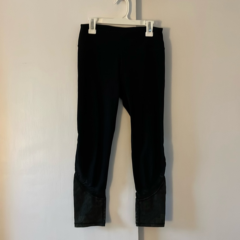 Gaian Cropped Yoga Legging Size XS